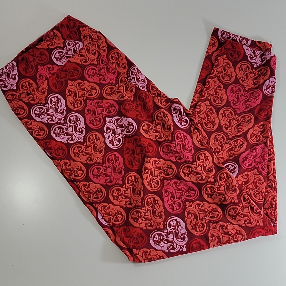 LulaRoe Red & Pink Heart Tall & Curvy Leggings